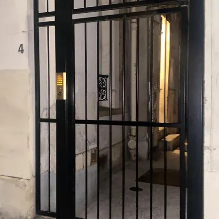 Appartamento Spacieux Apparemment 2 Grand Lit Reparti Dans 2