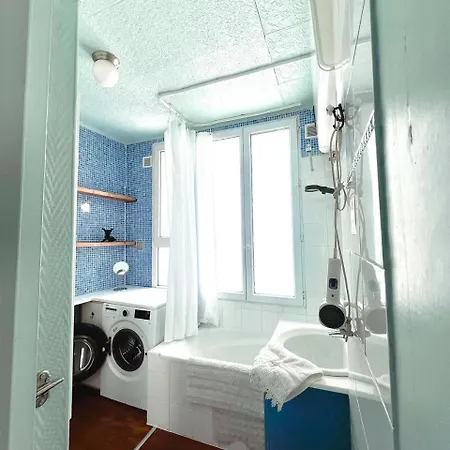 Spacieux Apparemment 2 Grand Lit Reparti Dans 2 Apartment Paris